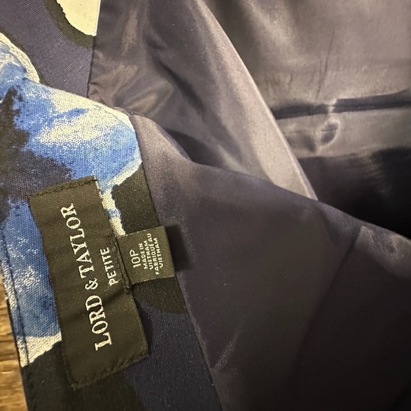 Lord & Taylor Blue and White Floral Pencil Skirt - Picture 6 of 6